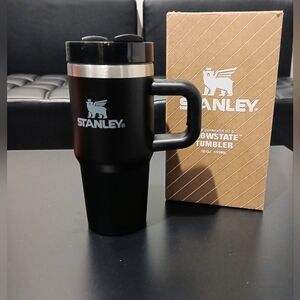 New Stanley 20 Oz Flowstate Black Tumbler